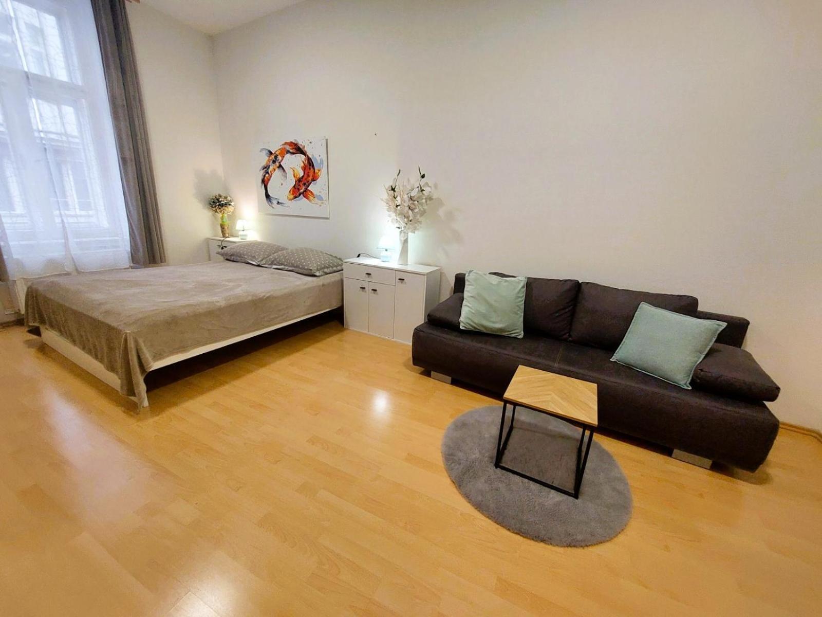 Prostorny Byt V Centru 3 Kk 80 M2 Hradec Kralove Bagian luar foto