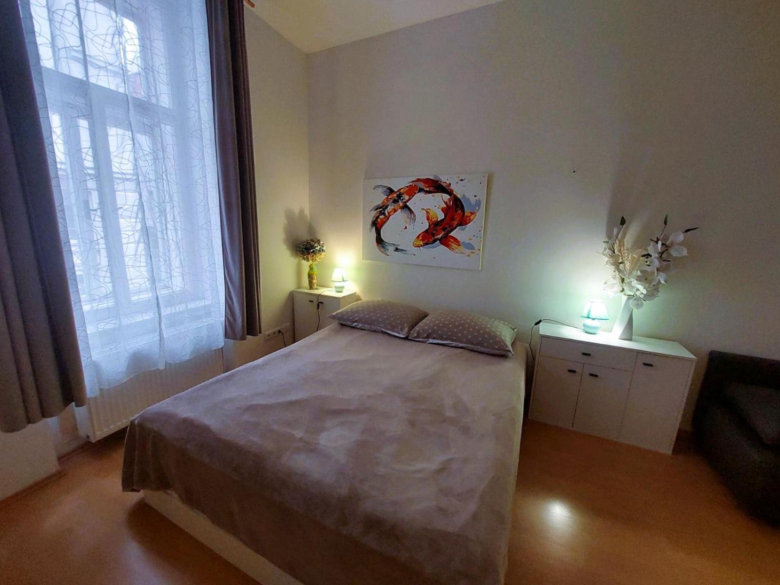 Prostorny Byt V Centru 3 Kk 80 M2 Hradec Kralove Bagian luar foto