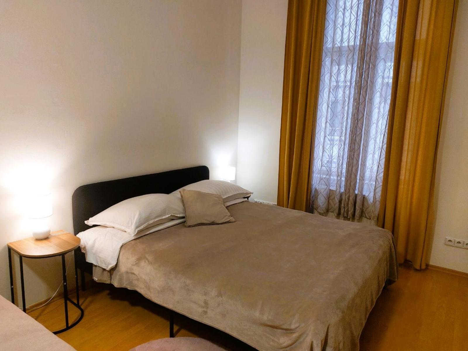 Prostorny Byt V Centru 3 Kk 80 M2 Hradec Kralove Bagian luar foto